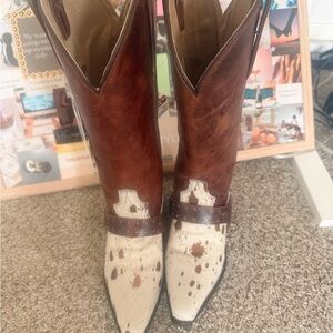 Stylish Brown and Cream Women's Cowboy Boots